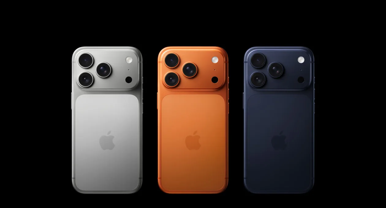 Apple公式サイトより 背面のツートンが、なんとも、、、