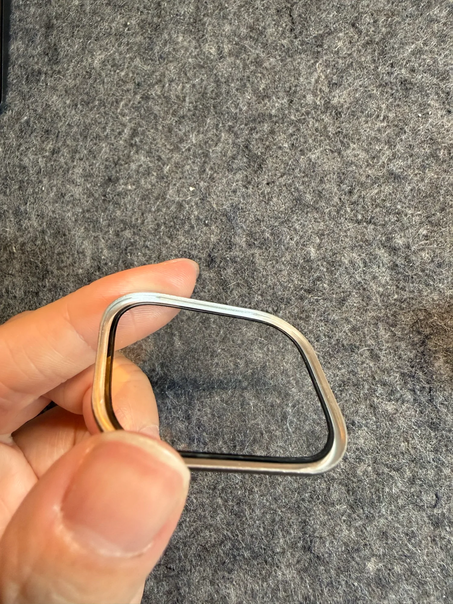 台紙から剥がしたフィルムの内側はこんな感じ