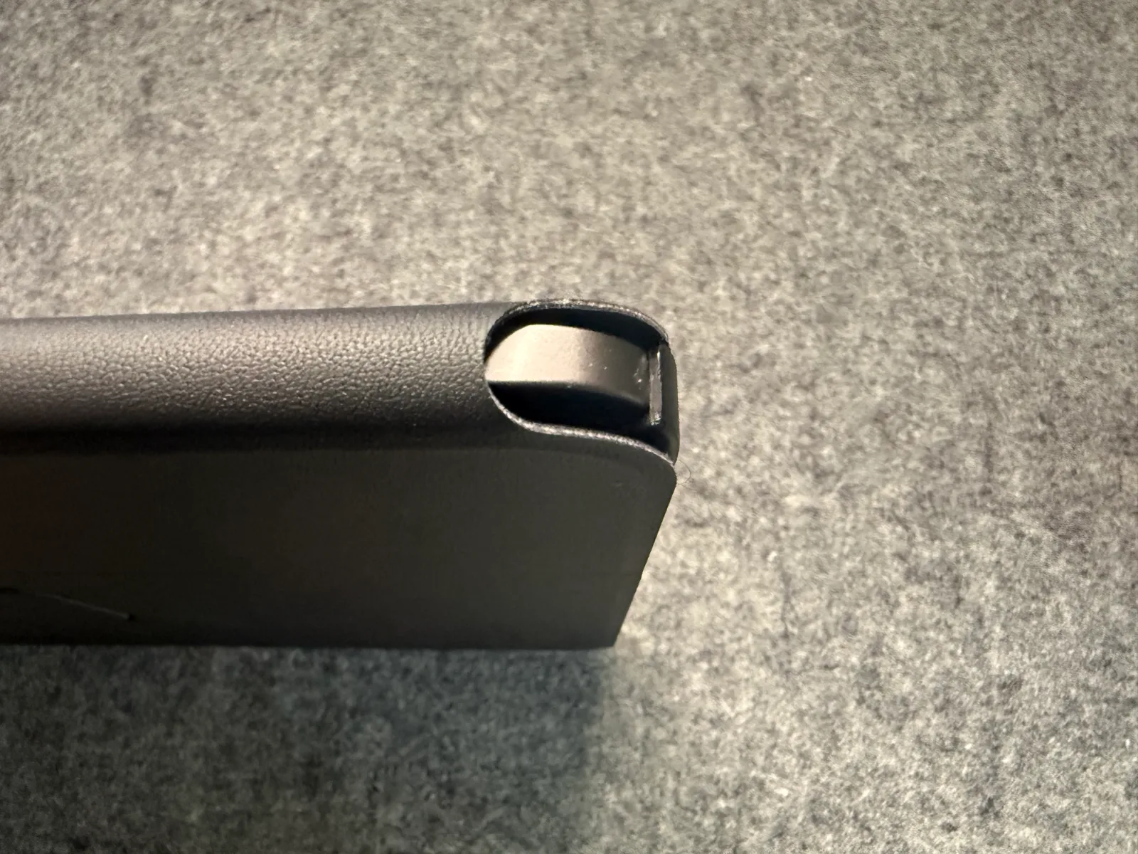 角が無防備なのは不安が残る
